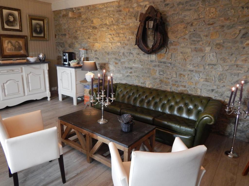 Bed and Breakfast Domaine Du Grenier Yffiniac Esterno foto