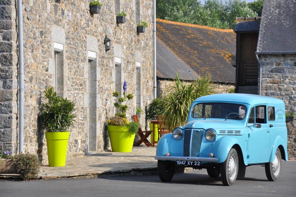 Bed and Breakfast Domaine Du Grenier Yffiniac Esterno foto