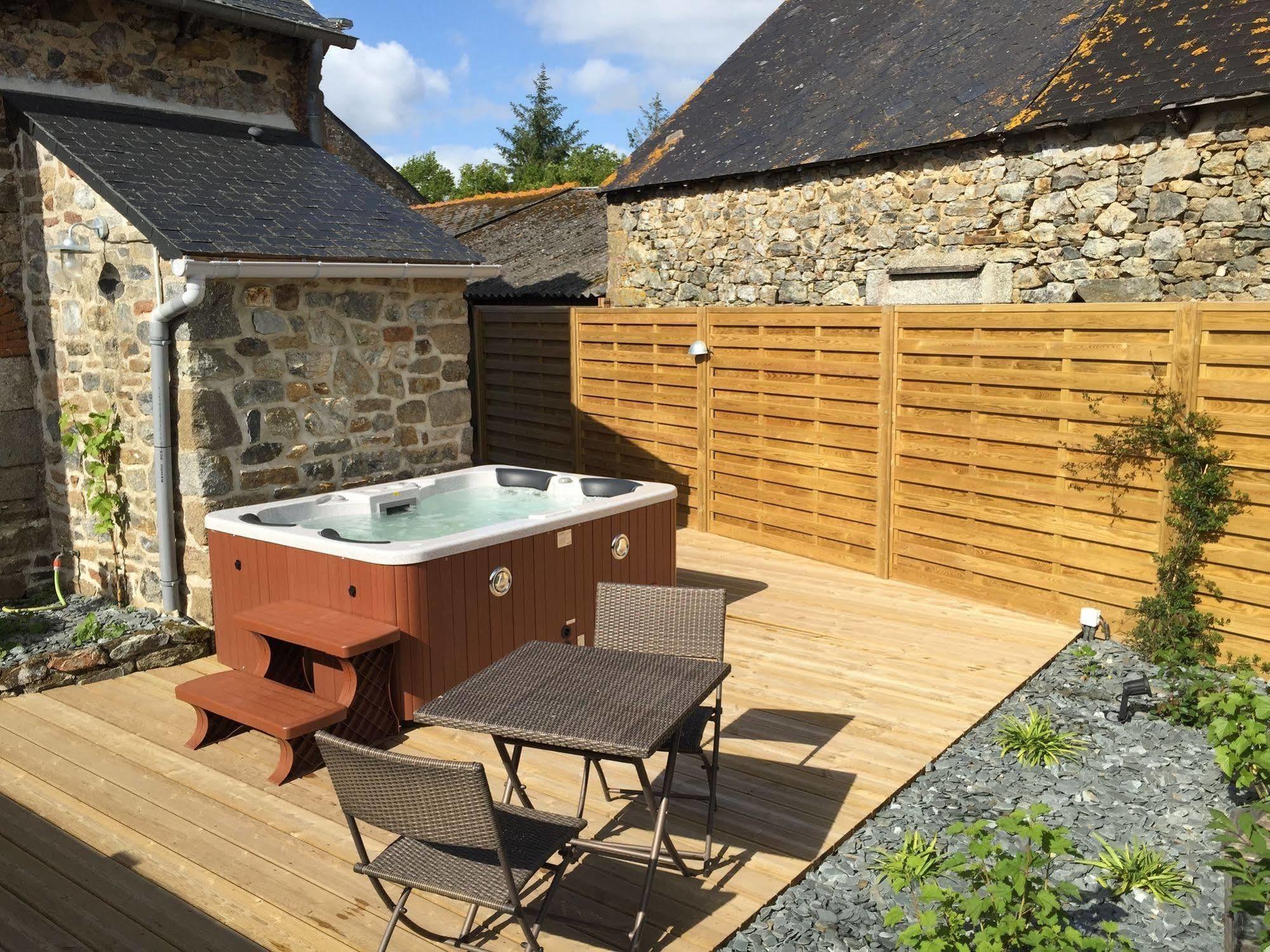 Bed and Breakfast Domaine Du Grenier Yffiniac Esterno foto