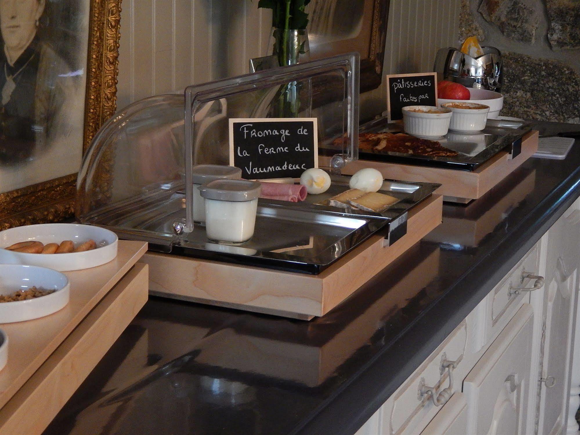 Bed and Breakfast Domaine Du Grenier Yffiniac Esterno foto